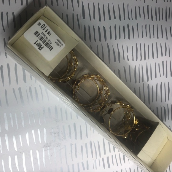 PIER 1 napkin rings four - Picture 3 of 6